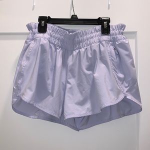 Lululemon Tracker Low-Rise Lined Short 4" - Lavender color